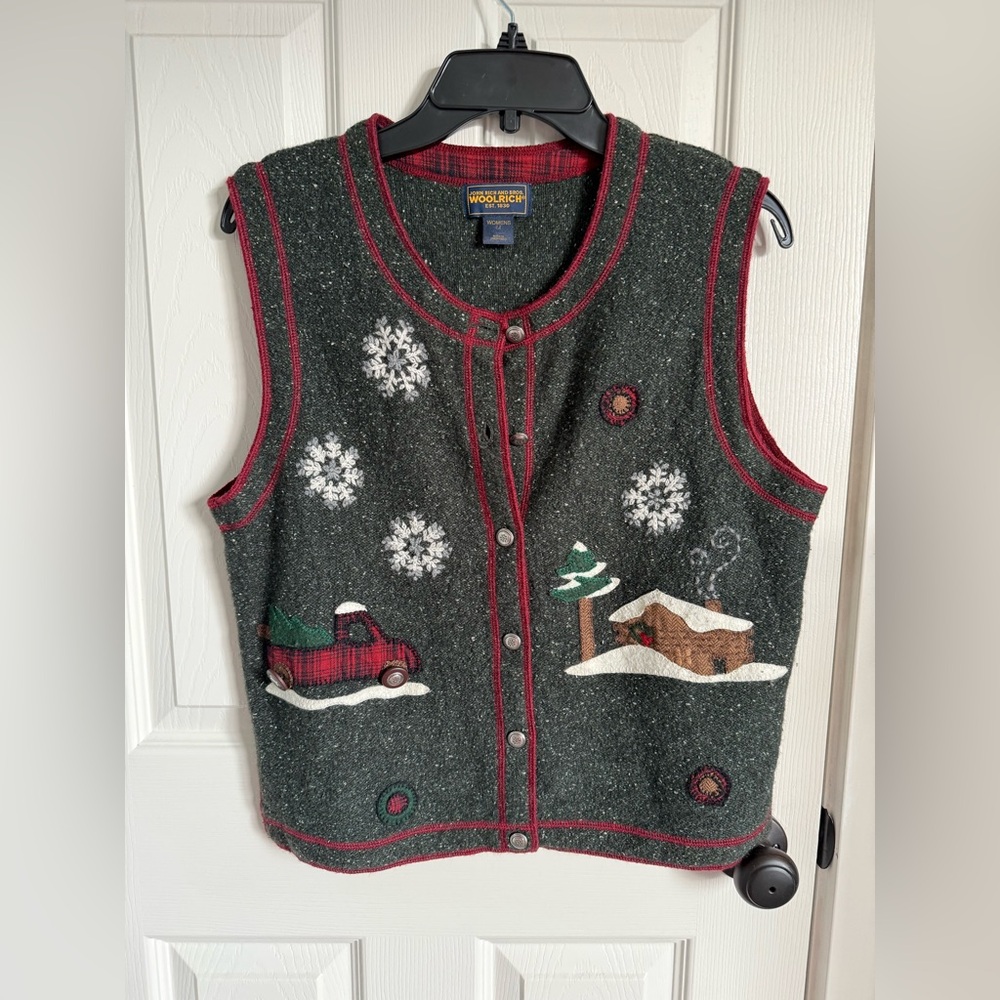 Vintage Woolrich Women's Green Sweater